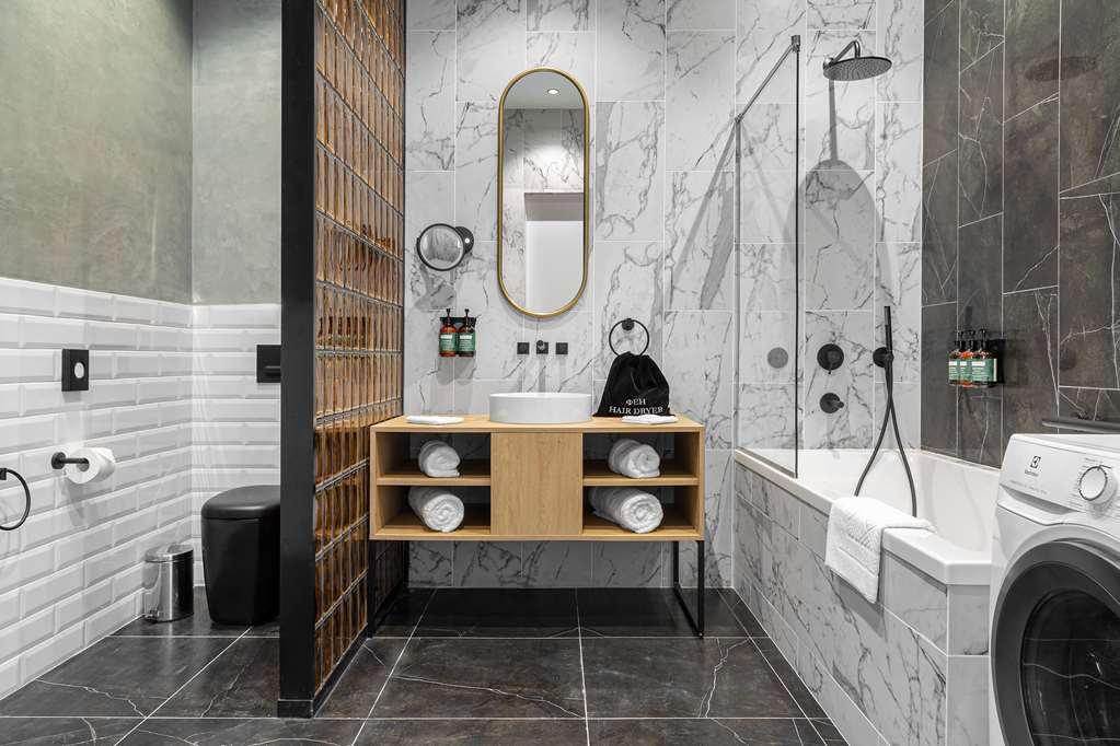 ホテル The Basilian Minsk, Curio Collection By Hilton エクステリア 写真
